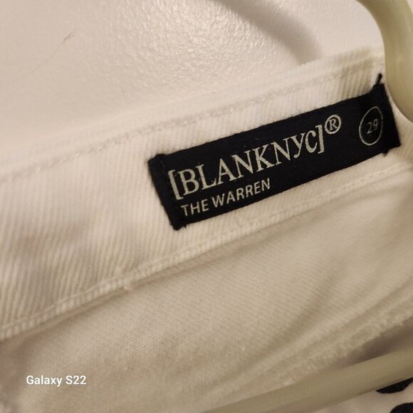 Blank NYC "Head in the Clouds" White Jean shorts. NWT. Size: Various - Picture 3 of 13